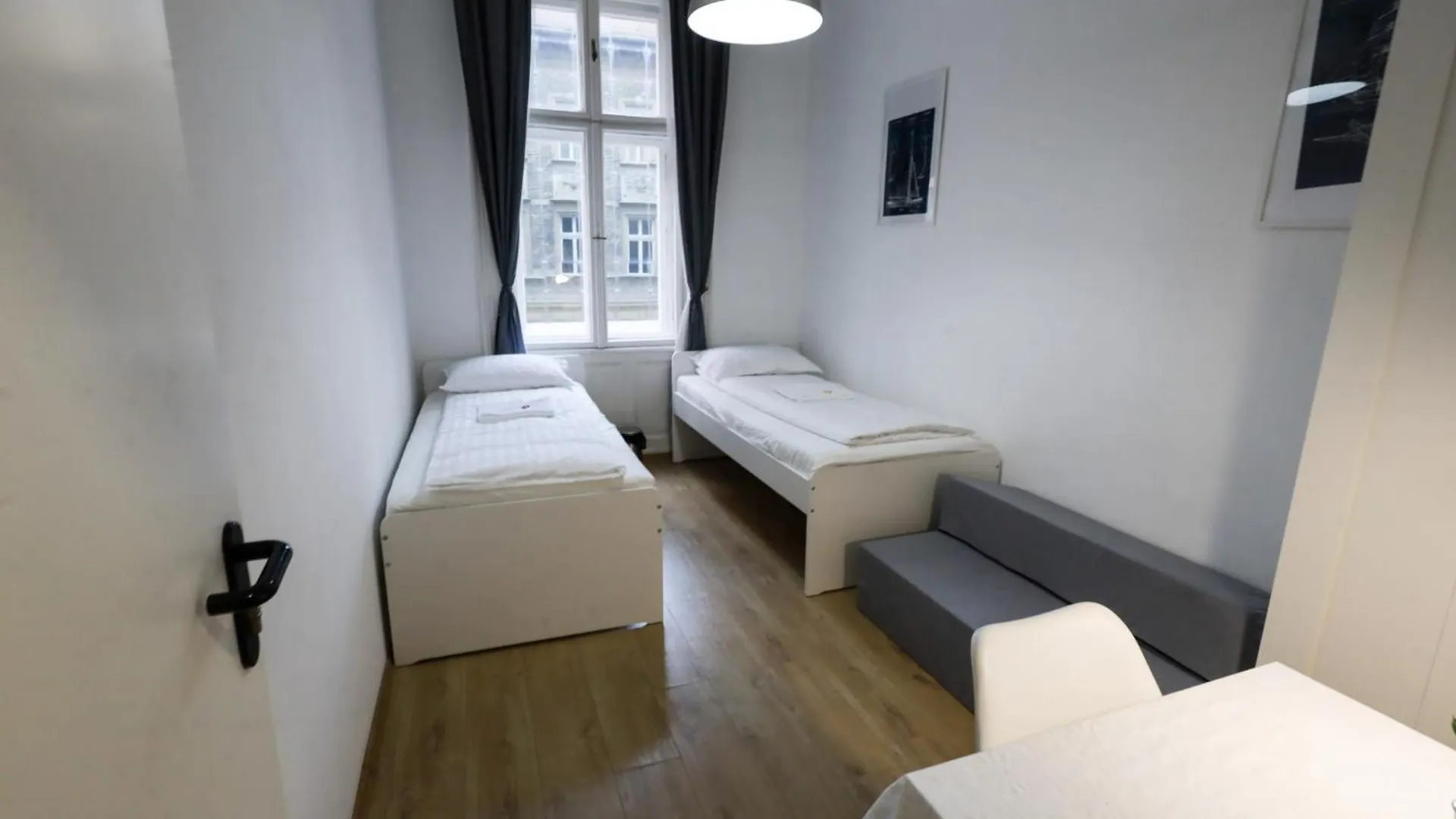 Budapest Pest-Port Apartment 4 Rooms For 16 Person