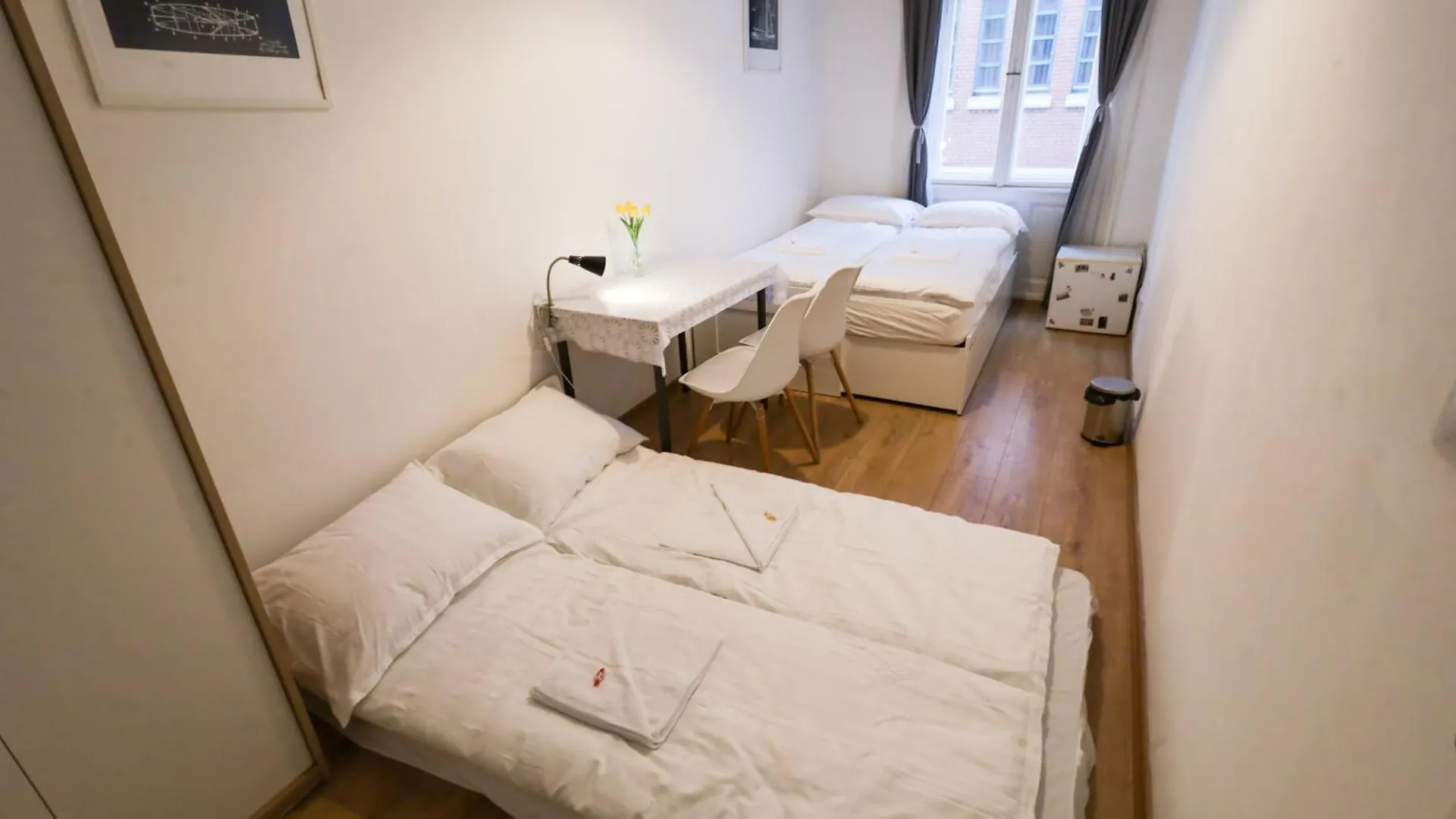 Budapest Pest-Port Apartment 4 Rooms For 16 Person 0*,